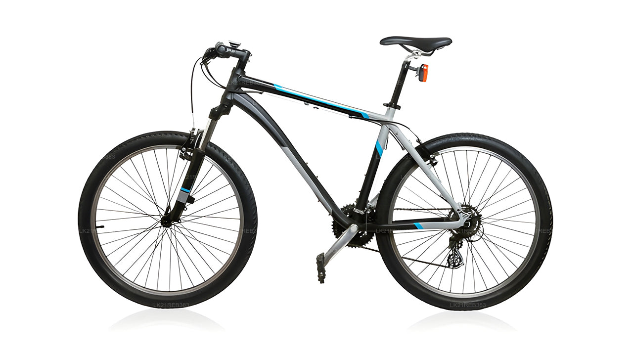 कैंडी से माउंटेन बाइक किराये पर लें