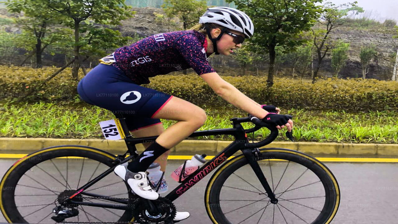 हिक्काडुवा से साइकिल चलाना