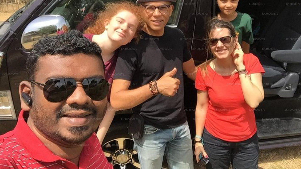 रैंडिमल हैंडलेज के साथ श्रीलंका की खोज करें