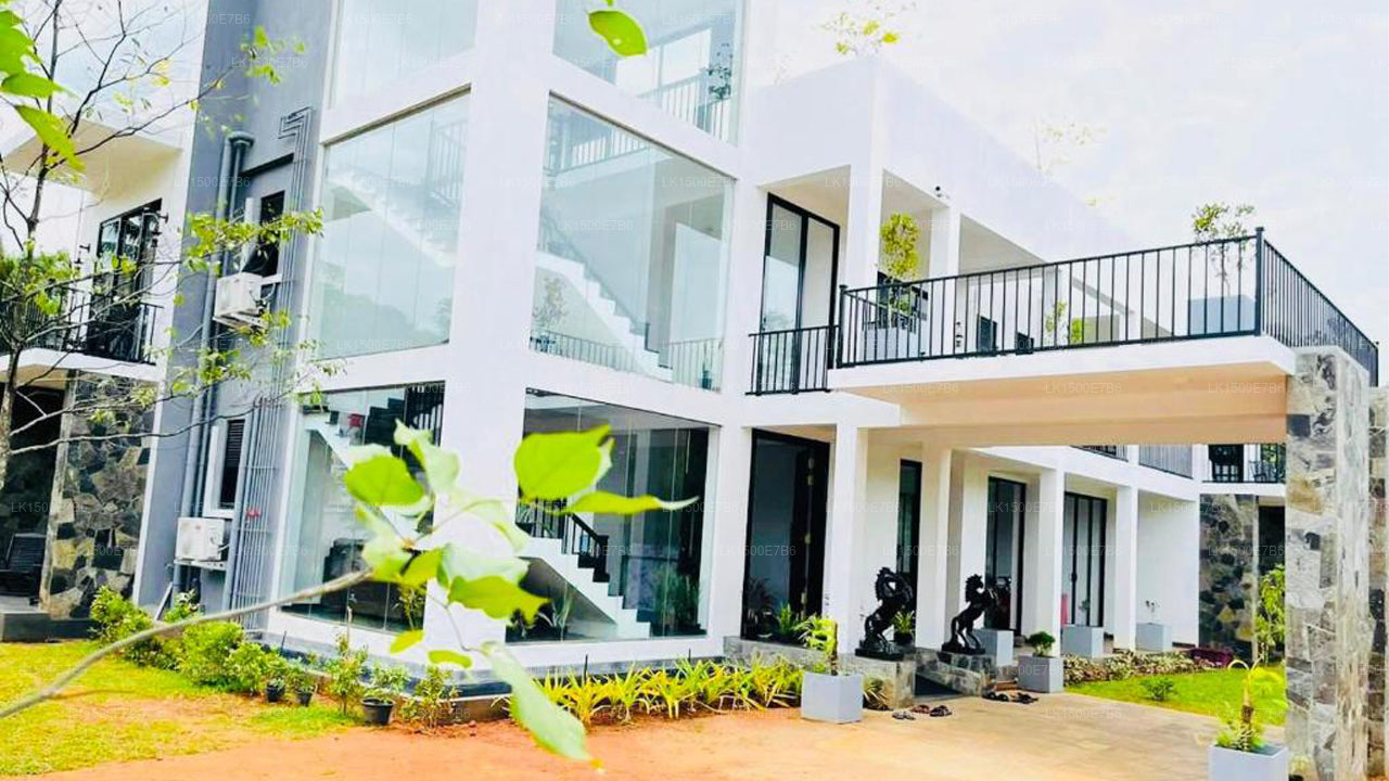 Black Mustang Hotel, Dambulla