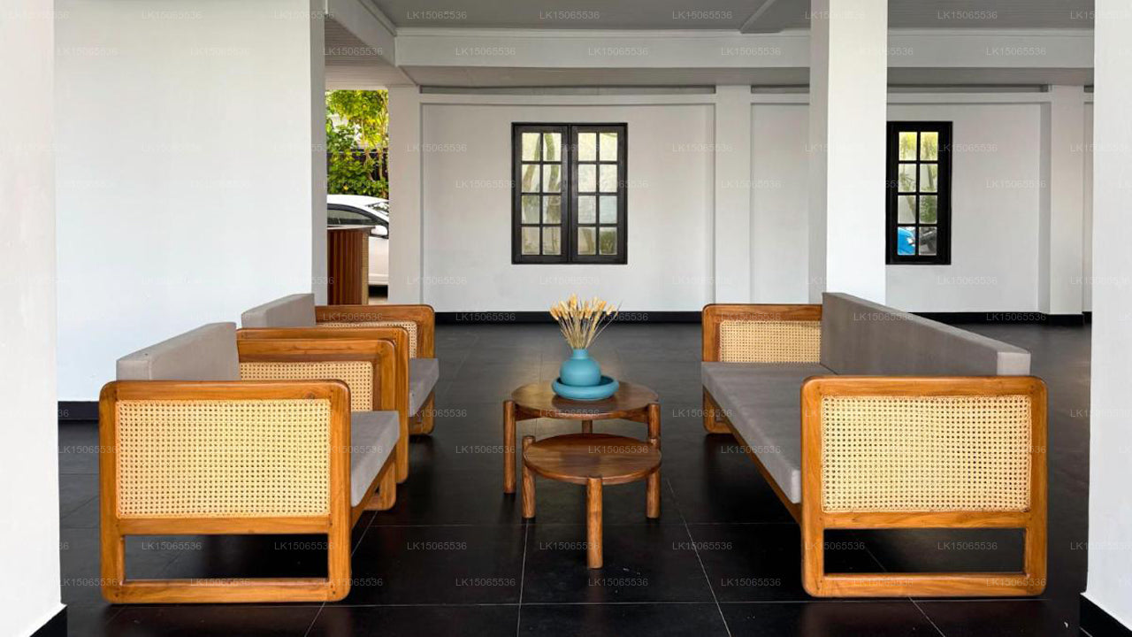 Moi Induruwa by DBI, Induruwa