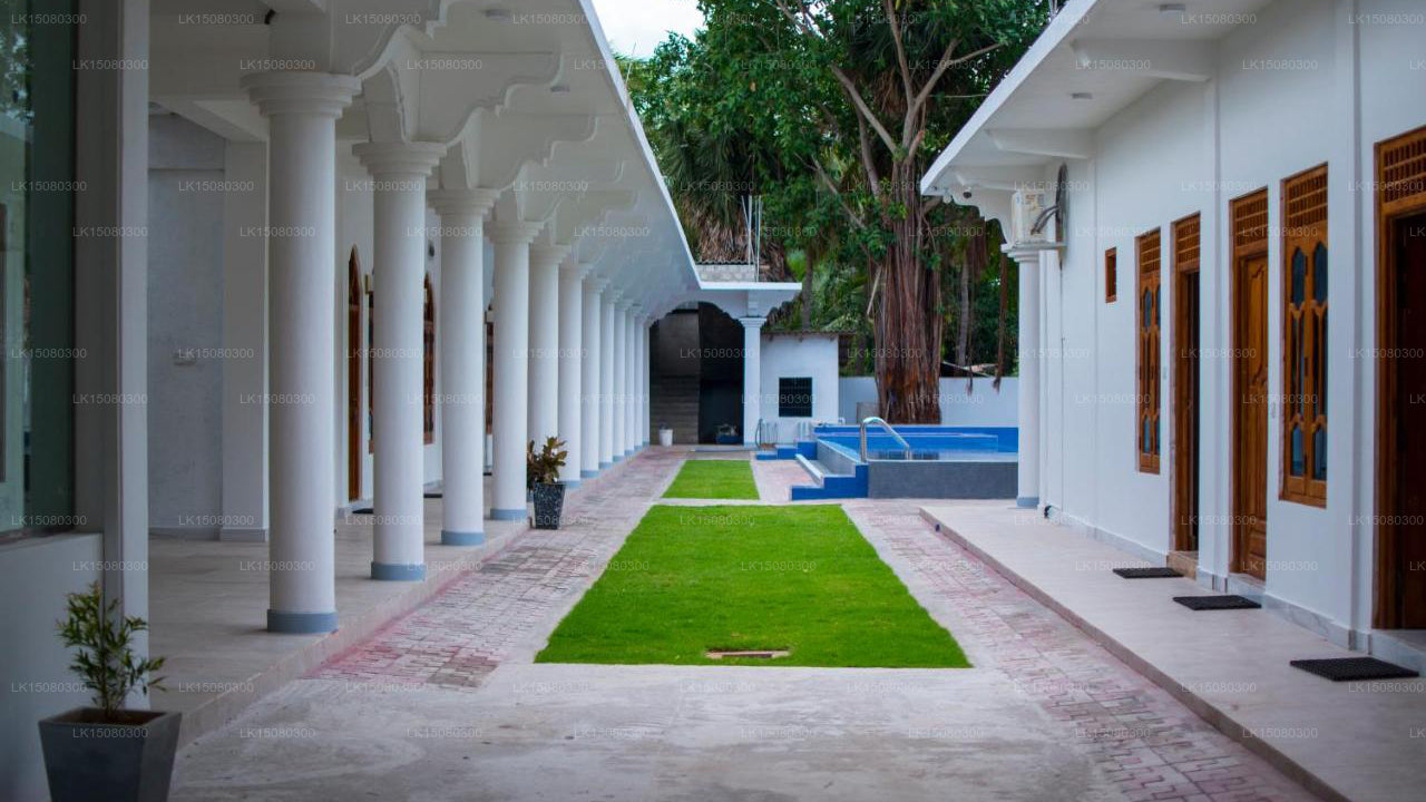 Mauro Beach Hotel, Trincomalee