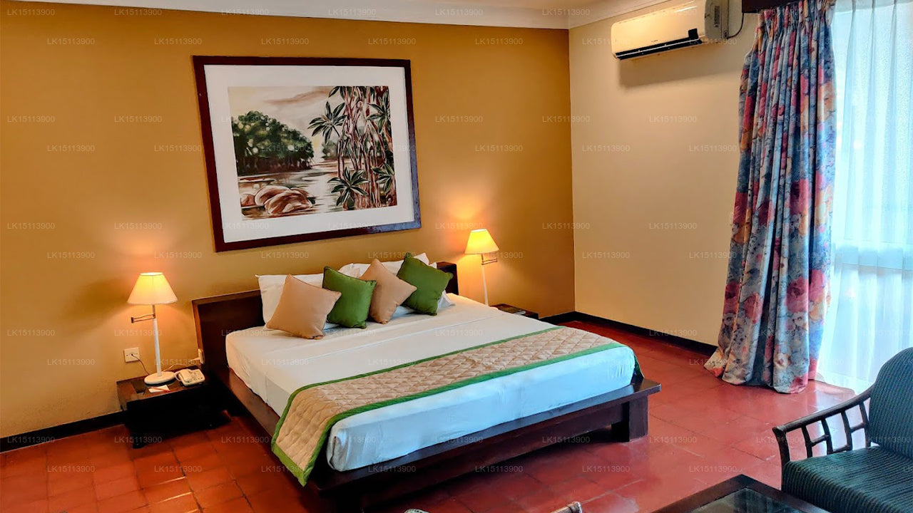 Palm Haven Hotel, Marawila