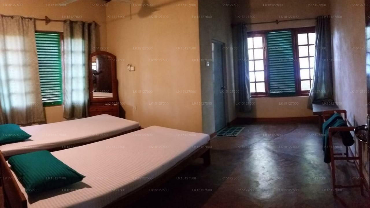 De Olifant Holiday Bungalow,  Udawalawe