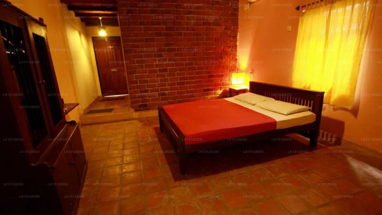 Otel Chalets, Gampaha