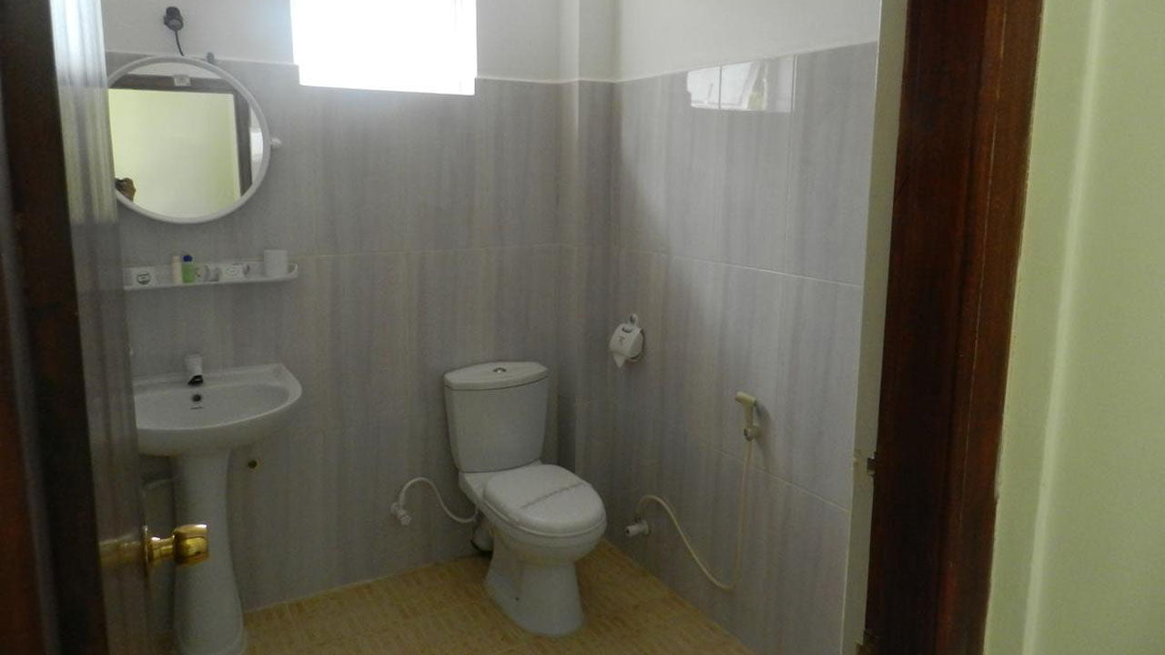 The Paradise Hotel, Kurunegala