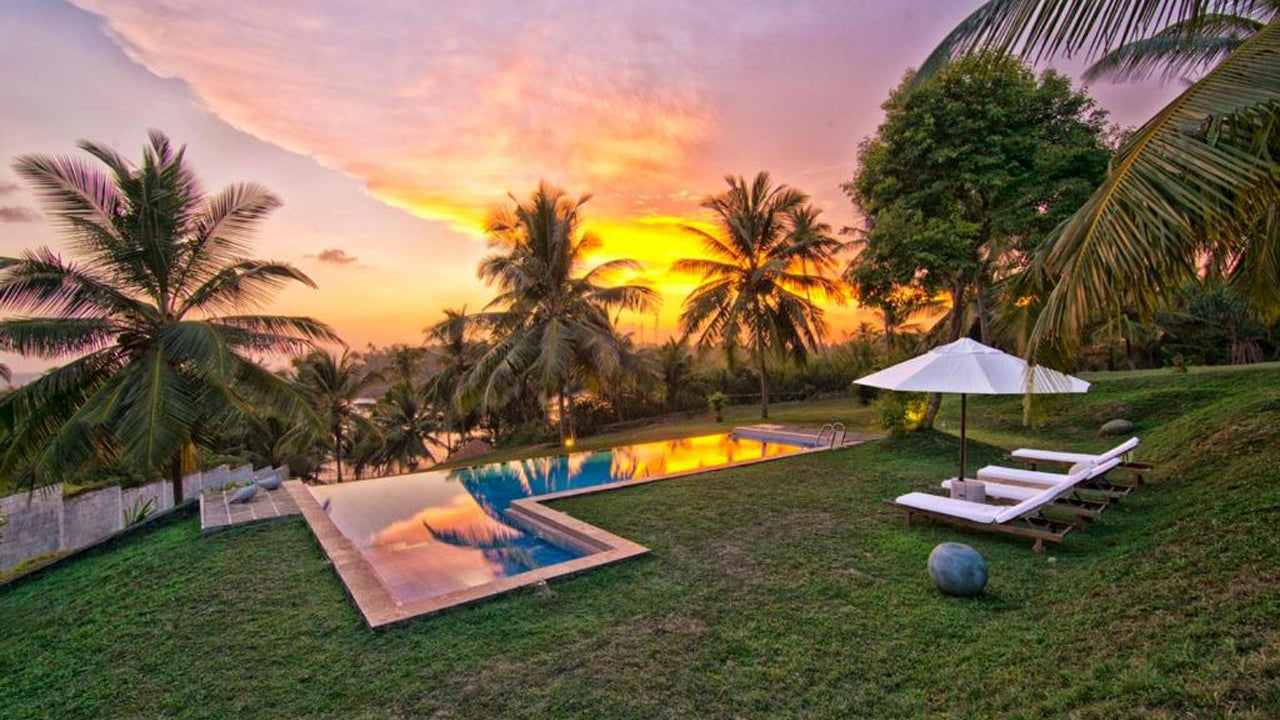 Blue Heights, Dikwella