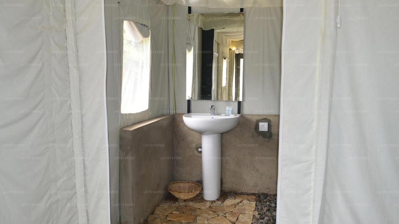 Wild Elephas Lodge,  Udawalawe