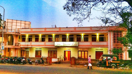 Vichithra, Peradeniya