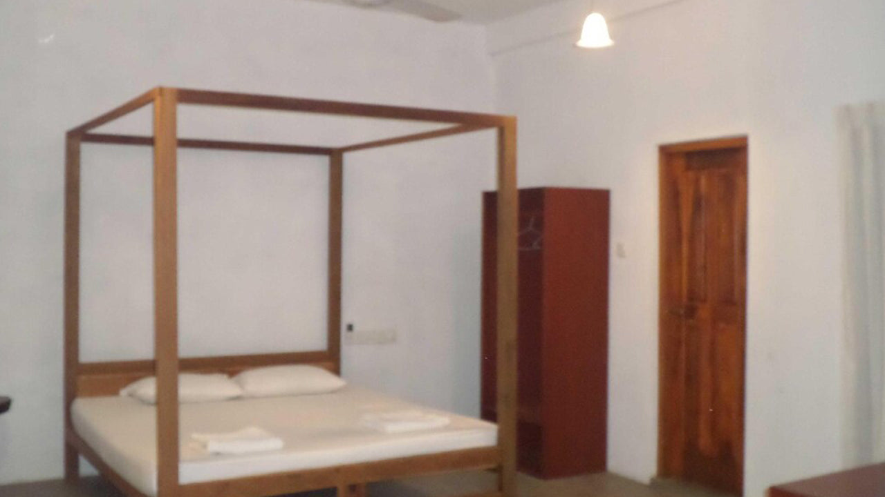 Crazy Peacock, Kirinda