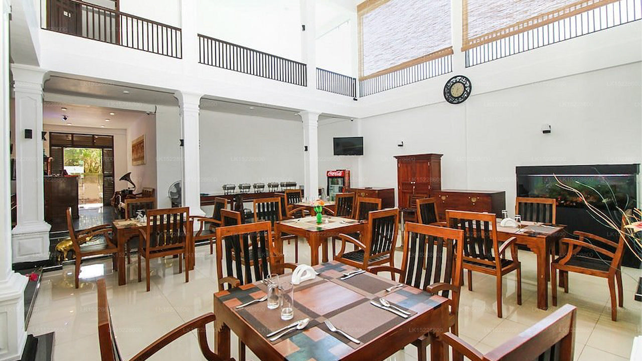 Blue Spring Hotel, Wadduwa