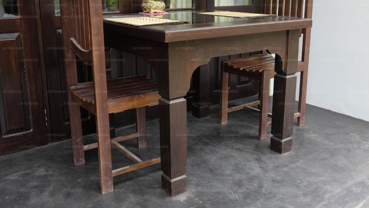 Villa Eden Paradise, Ella