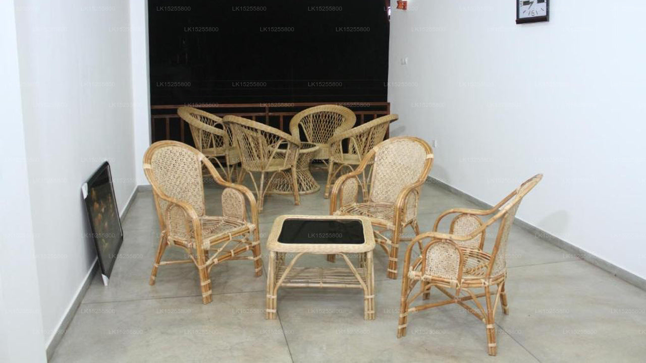 Grand Ella Motel, Ella