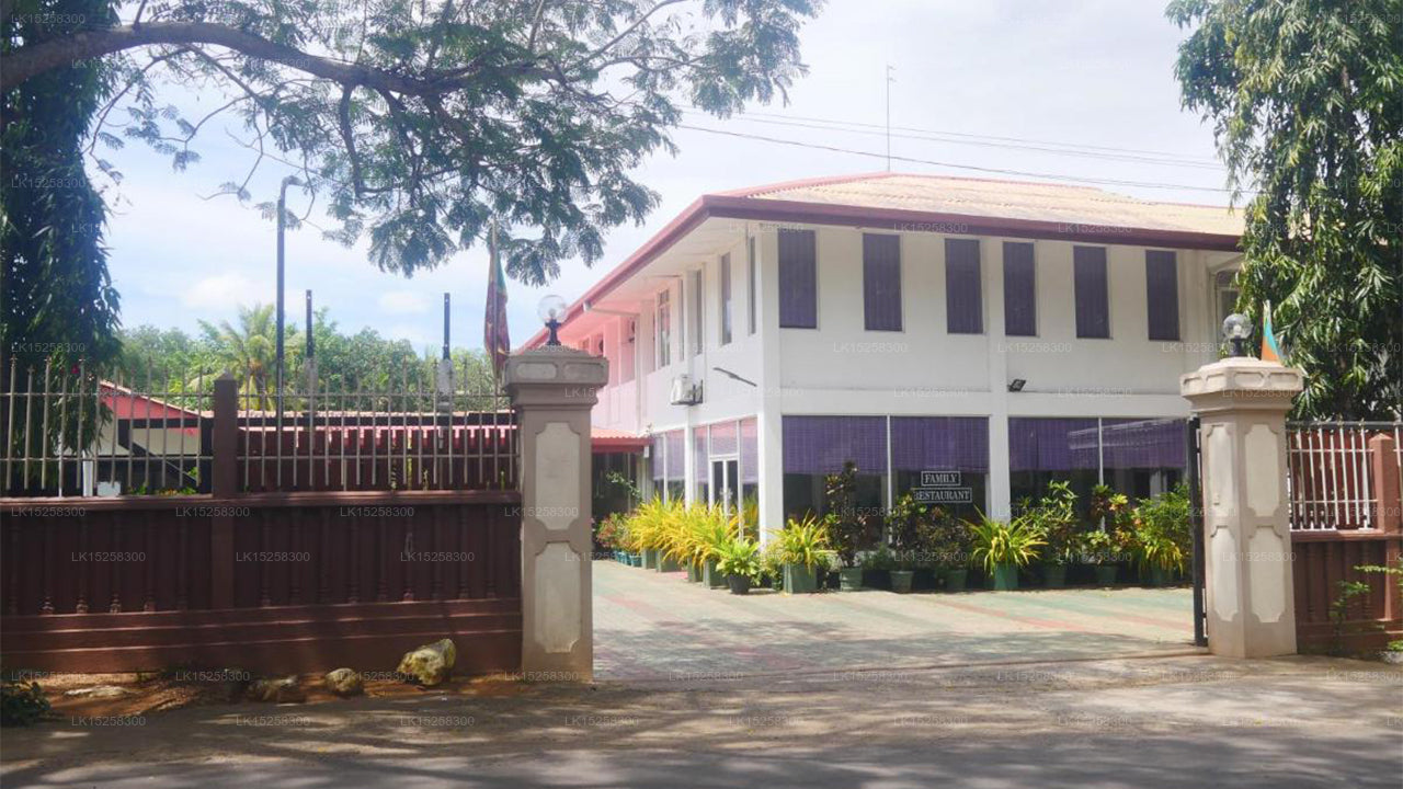 Visaka Hotel, Kataragama