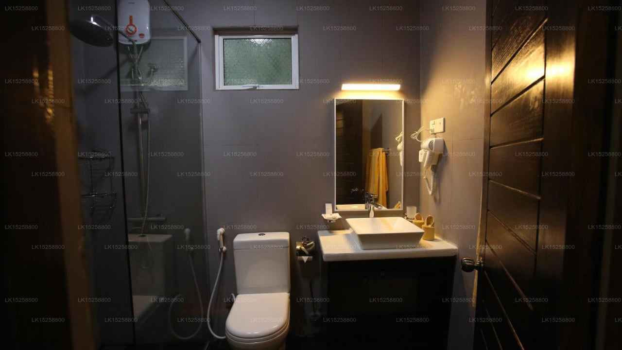 Blue Anchor Resort, Trincomalee