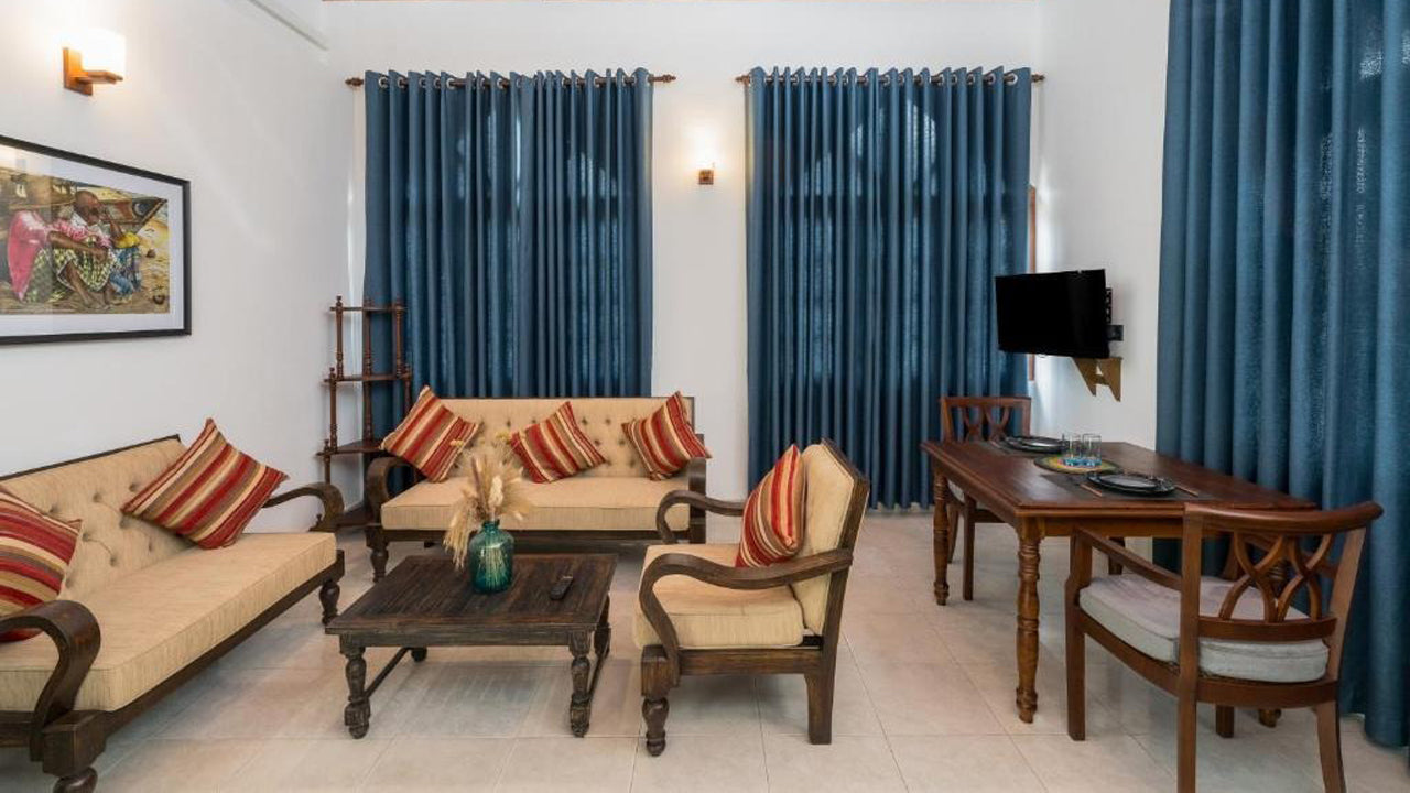 Paradise Holidays, Bambalapitiya