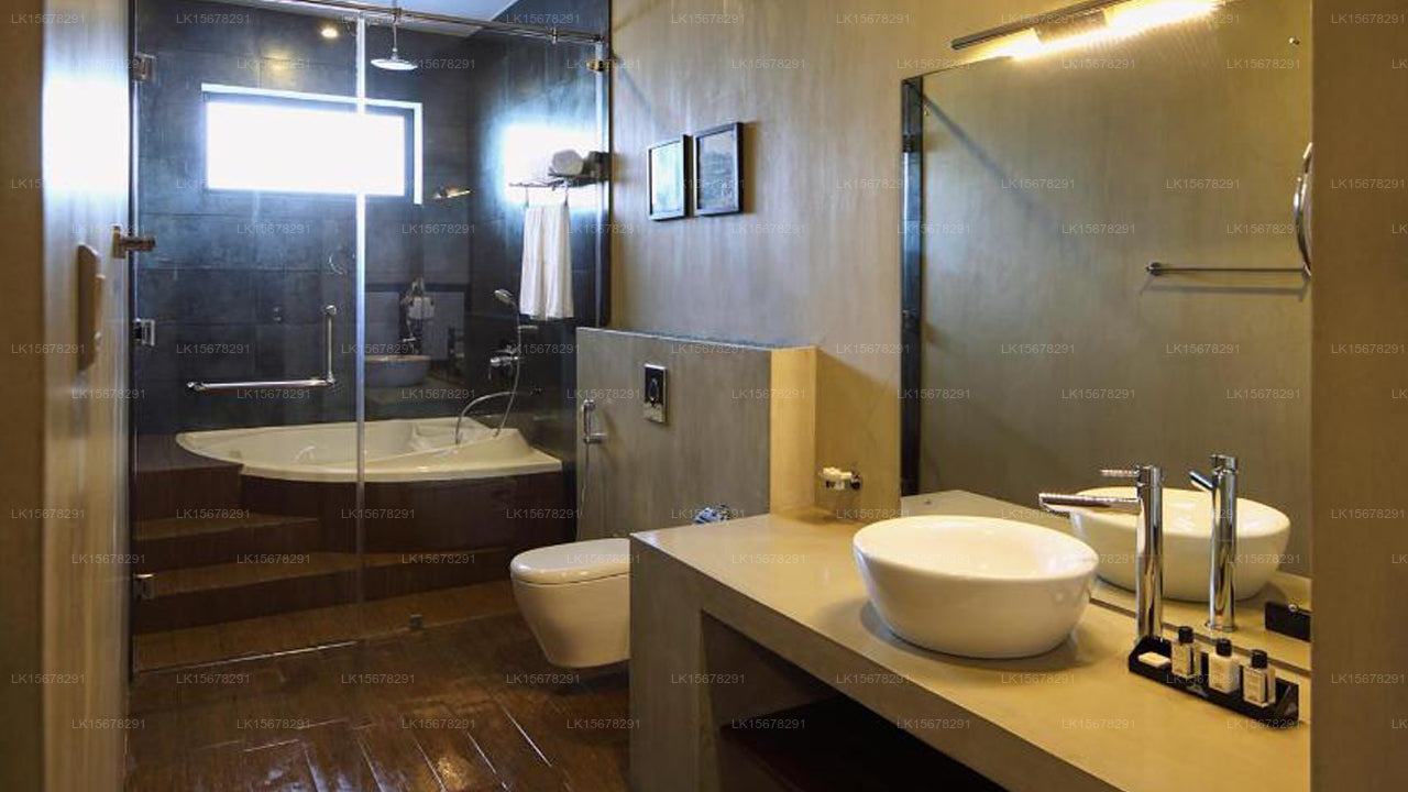 Serendiva Beach, Wadduwa