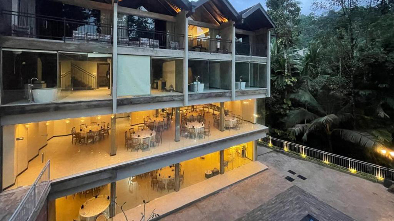Hotel Grand Amanee, Rathnapura