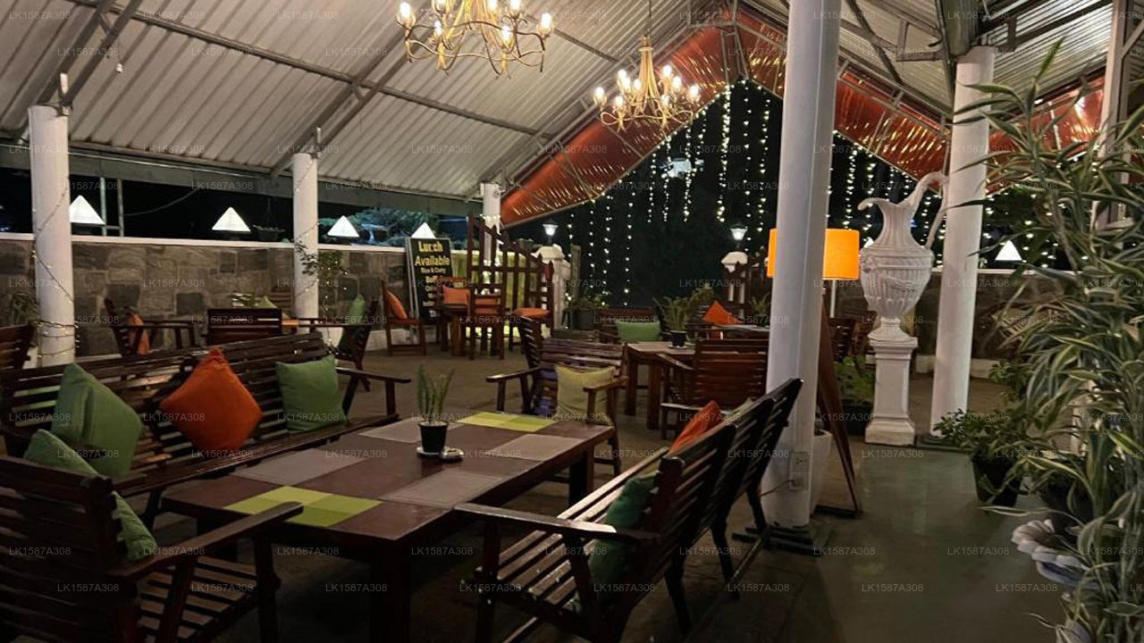 Hill Cool Restaurant,Nuwara eliya