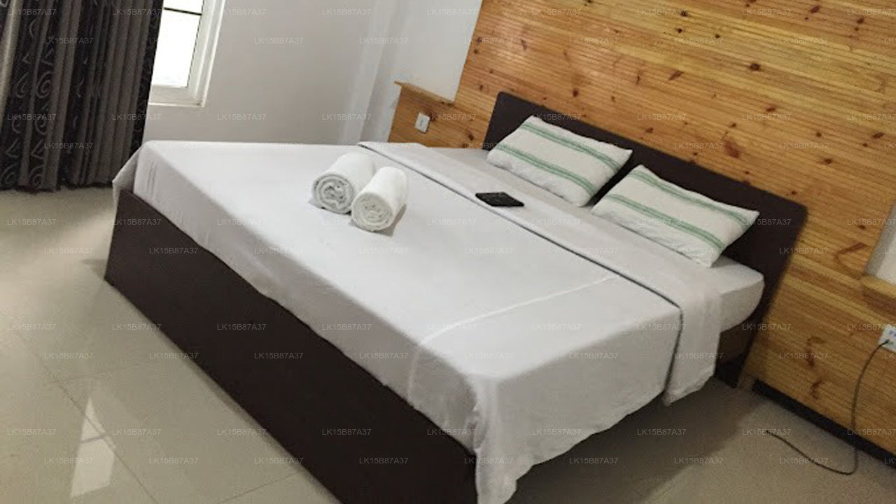 River Front Home Stay, Udawalawe