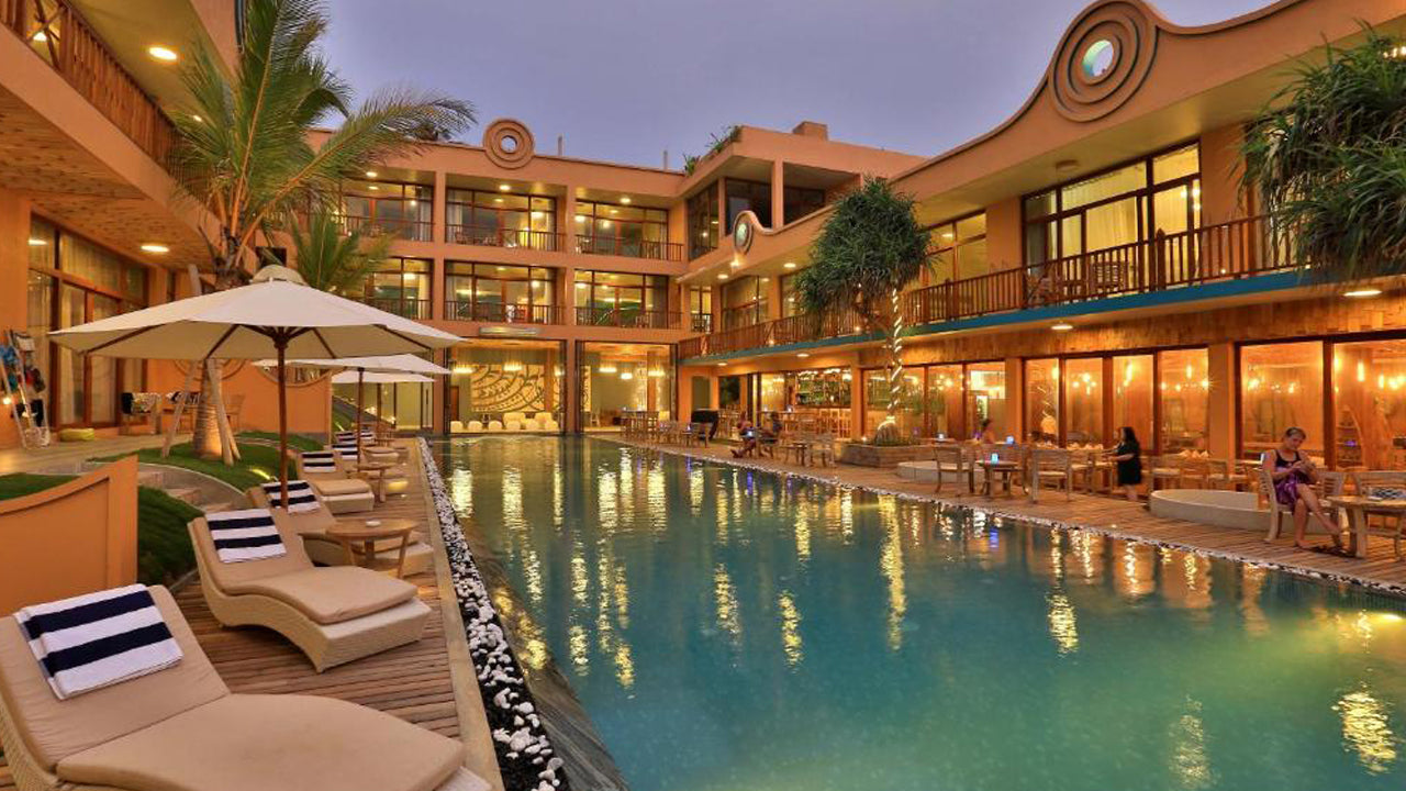 Thaproban Pavilion Waves, Unawatuna