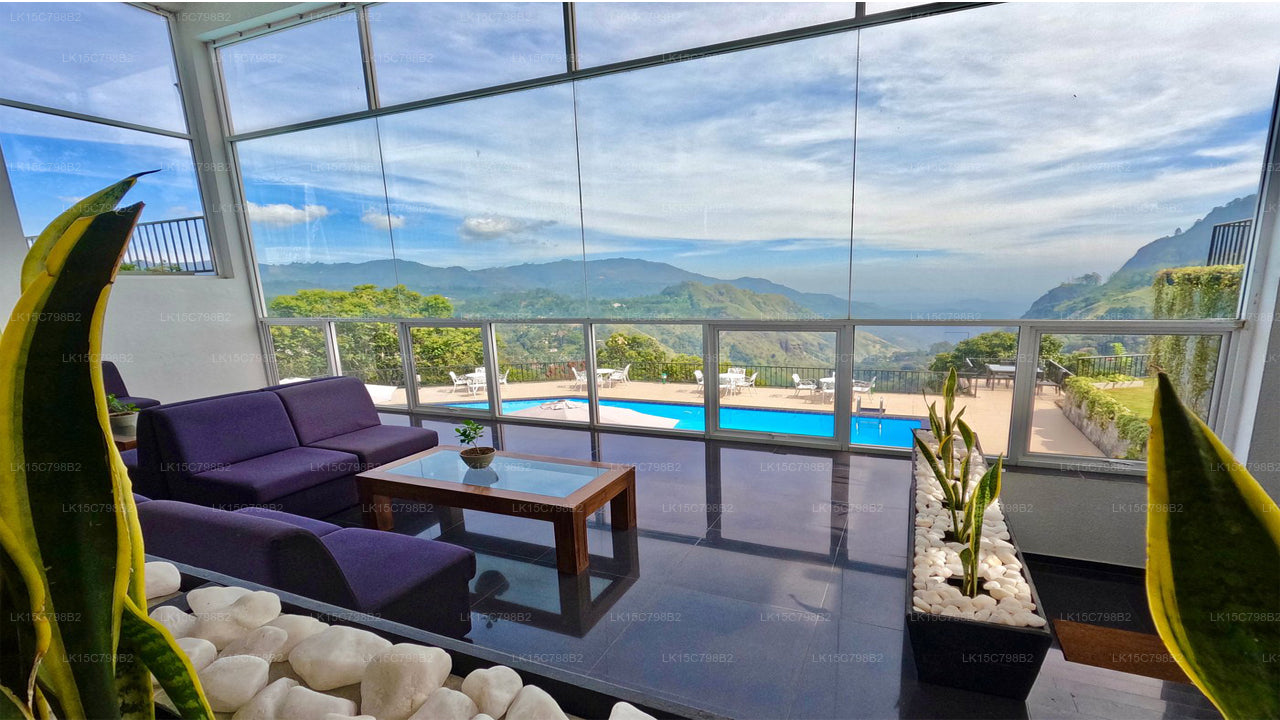 Hotel Heaven's Edge, Ella