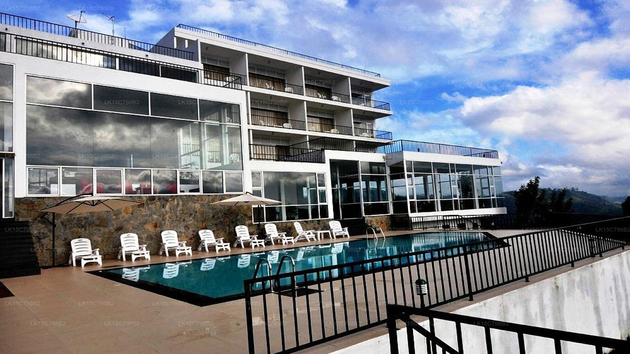 Hotel Heaven's Edge, Ella