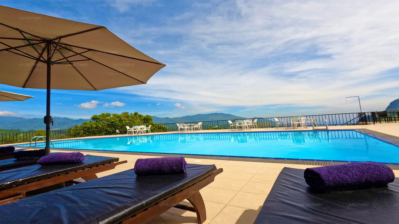 Hotel Heaven's Edge, Ella