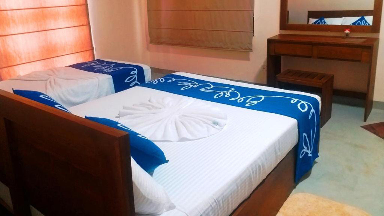 Honey Tree, Polonnaruwa