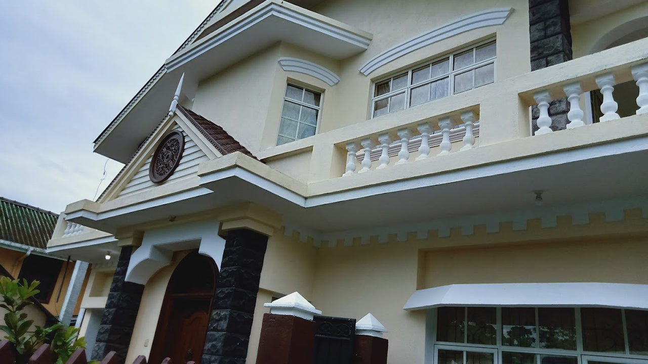 The Wooden Crest, Trincomalee