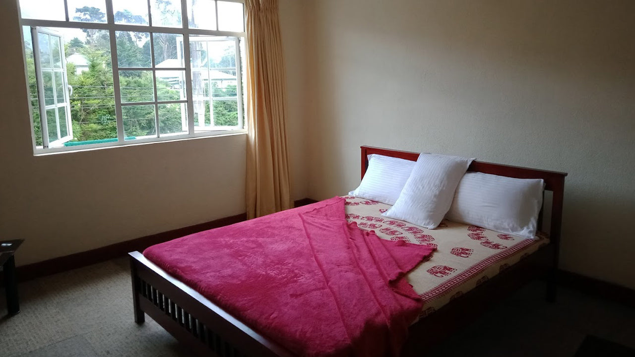 The Wooden Crest, Trincomalee