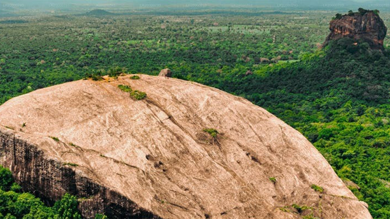 पिदुरंगला गाइडेड टूर एंट्रेंस टिकट के साथ