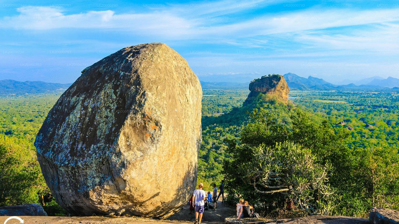 पिदुरंगला गाइडेड टूर एंट्रेंस टिकट के साथ