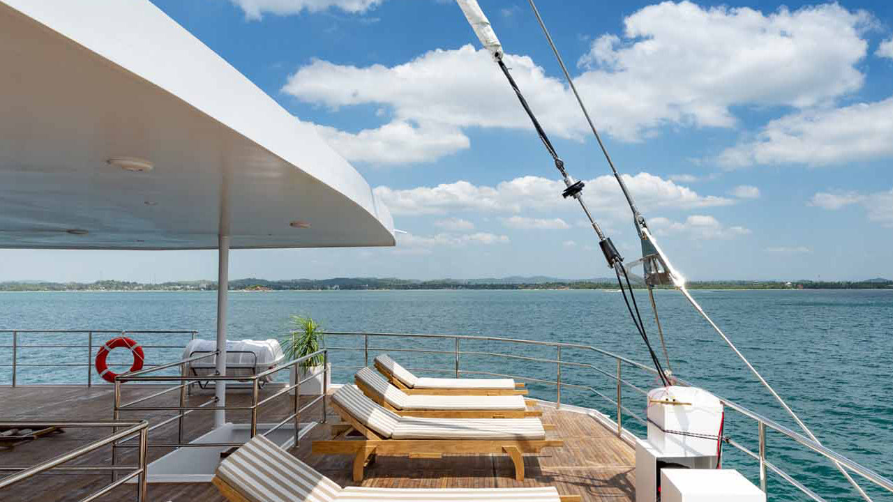 One night cruise on Ocean Diamond from Trincomalee