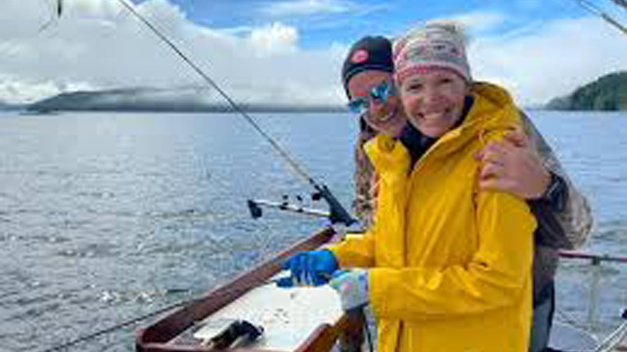 मिरिसा से रात भर मछली पकड़ने का क्रूज़