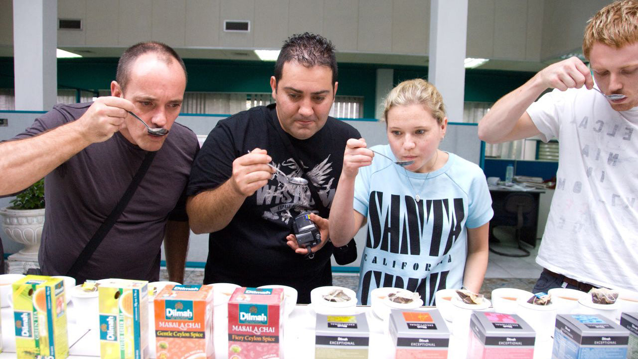 कोलंबो से सीलोन चाय का स्वाद लेना