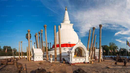 गैले से जंगली आश्चर्य और पवित्र स्थानों का दौरा (2 दिन)