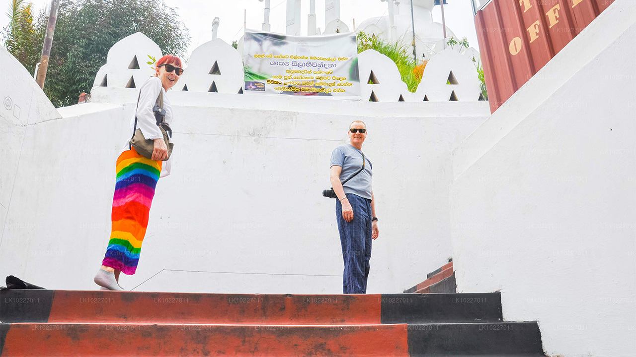 नेगोम्बो से पहाड़ियों की संस्कृति (2 दिन)