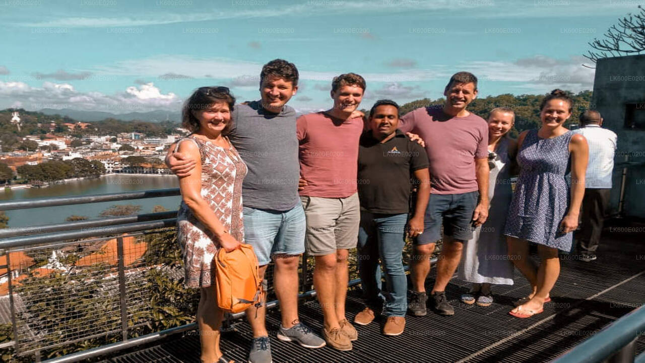 बेरुवाला से कैंडी शहर का दौरा