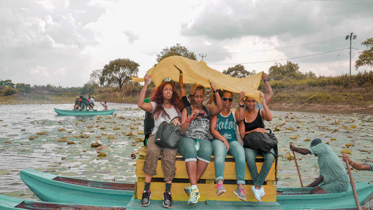 कोलंबो से सिगिरिया रॉक और गांव का दौरा