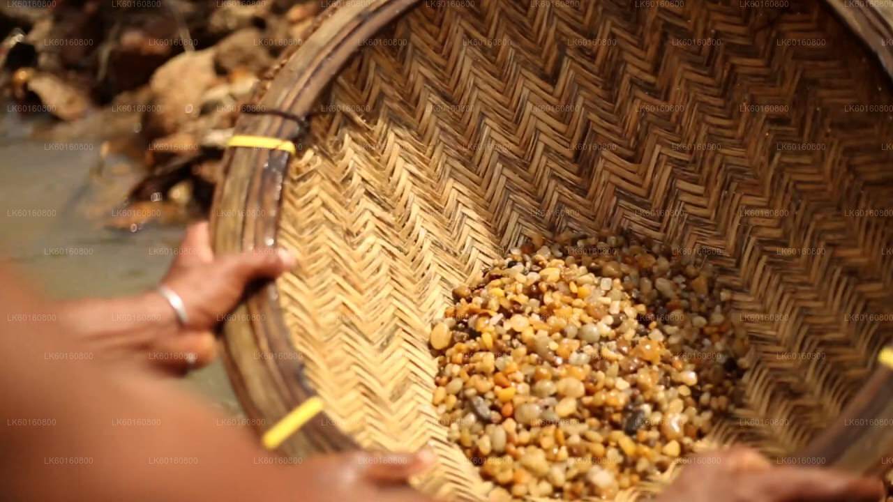 कालुतारा से रत्नपुरा में रत्न खदानों का पता लगाएं