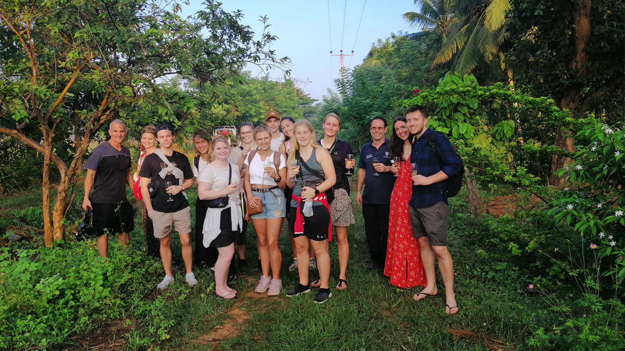 दांबुला से हॉट एयर बैलूनिंग