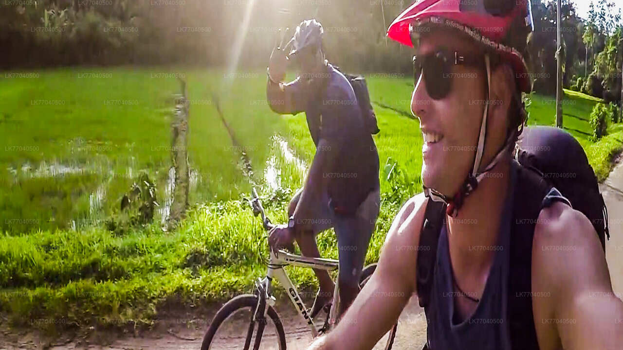 गाले से माउंटेन बाइकिंग